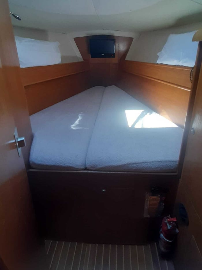 Breng 10,5 uur door met zeilen rond Viareggio op een zeilboot.