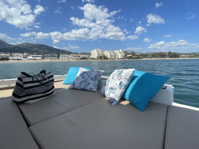 Coastal Bliss – Explore Marbella by Sea (4-Hour Tour)