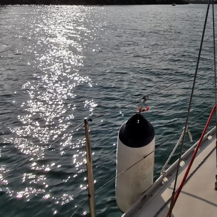 Ganztägiges Segelabenteuer an der Küste von Setúbal