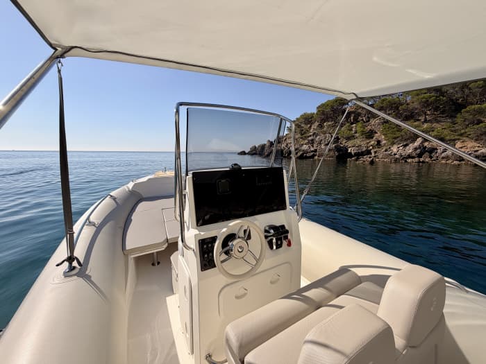 Sea Escape for Groups — Hidden Coves, Open Water & Shared Moments
