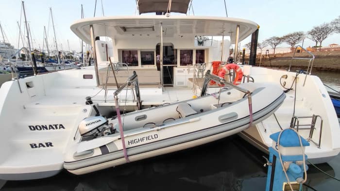 Upptäck ön Menorca med katamaran