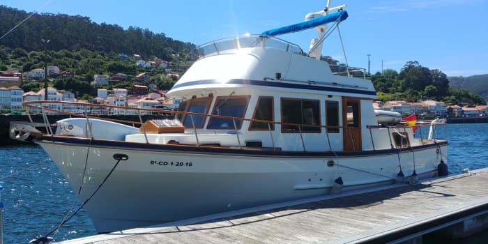 Enjoy the sun on a 8h boat trip in Muros