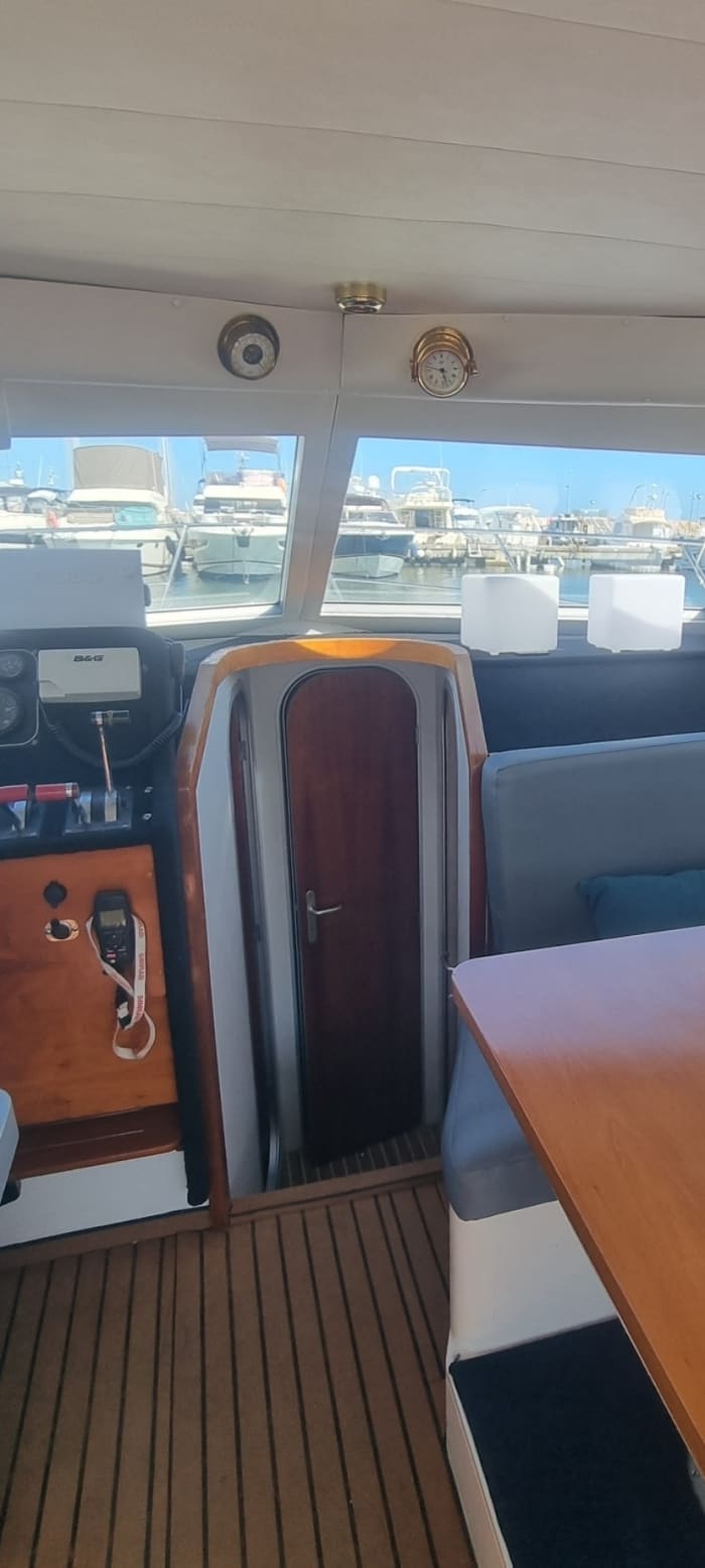 Descubra La Londe-les-Maures em uma lancha por 9h
