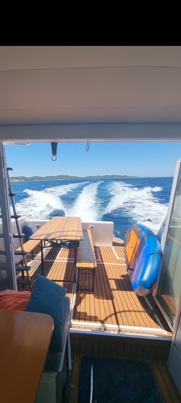 Descubra La Londe-les-Maures em uma lancha por 9h