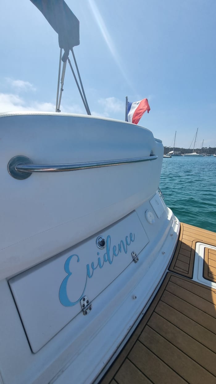Descubra La Londe-les-Maures em uma lancha por 9h