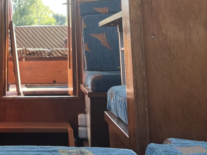 Half-day Berlin discovery: Your short escape on a motorboat