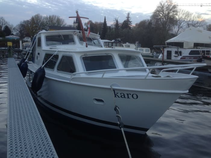 Half-day Berlin discovery: Your short escape on a motorboat