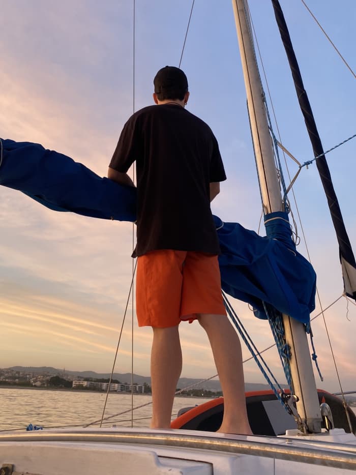 Vermouth Sail Experience – The perfect plan: sailing, swimming and vermouth at sea.”