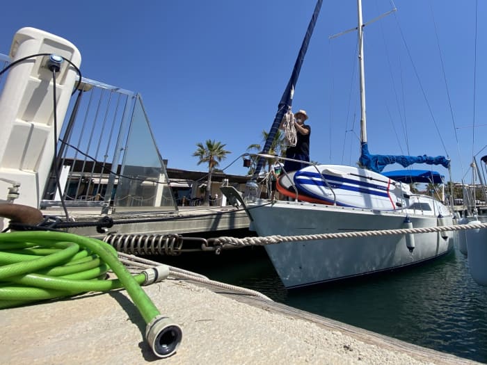 Vermouth Sail Experience – The perfect plan: sailing, swimming and vermouth at sea.”