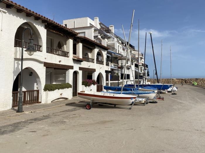 Vermouth Sail Experience – The perfect plan: sailing, swimming and vermouth at sea.”