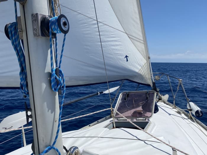 Vermouth Sail Experience – The perfect plan: sailing, swimming and vermouth at sea.”