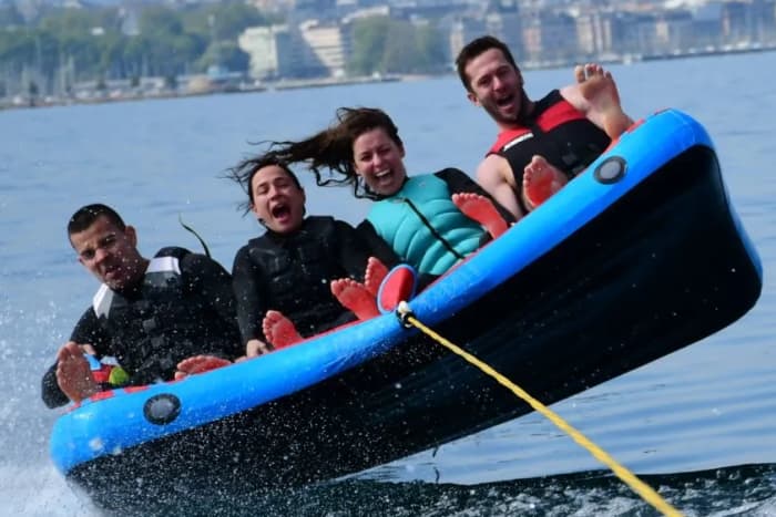 Tobogán y libertad: 8 horas de sensaciones en el lago de Ginebra