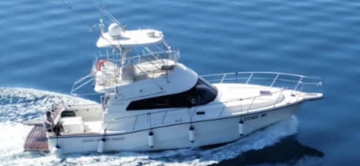Your day in Makarska: Rent a motorboat for a full day of discovery