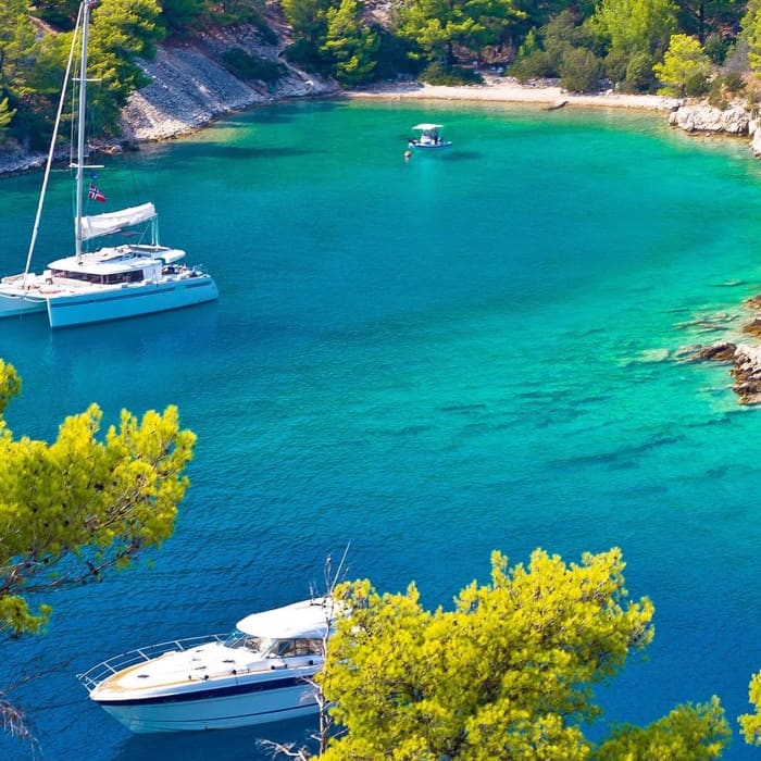 Your day in Makarska: Rent a motorboat for a full day of discovery