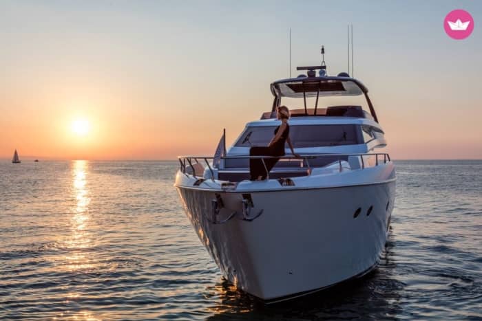 The sunset over La Maddalena from the sea: an unforgettable experience.