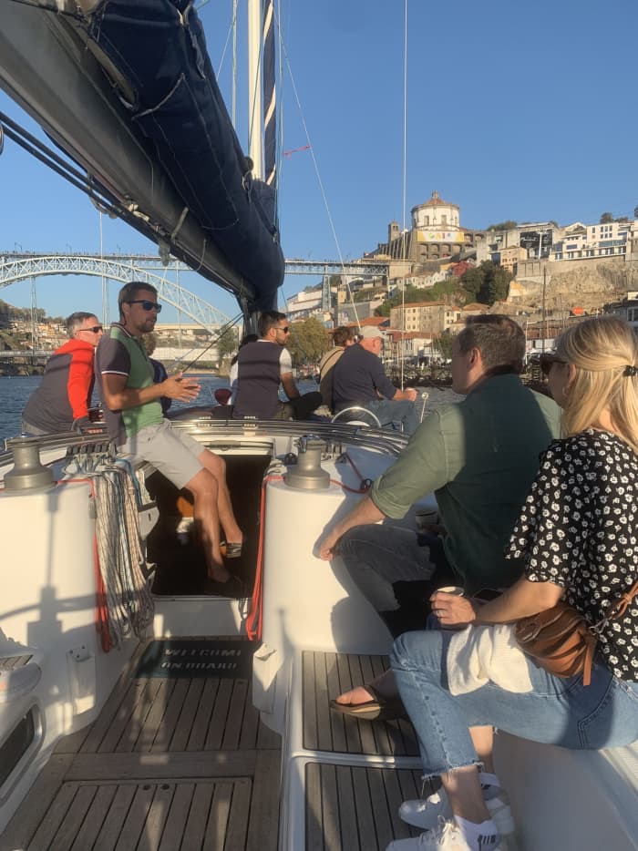 Discover Porto on a sailboat for a full day