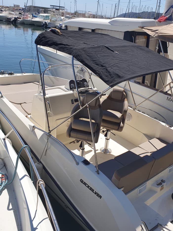 Discover Marseille: Half a day of pure joy on a motorboat