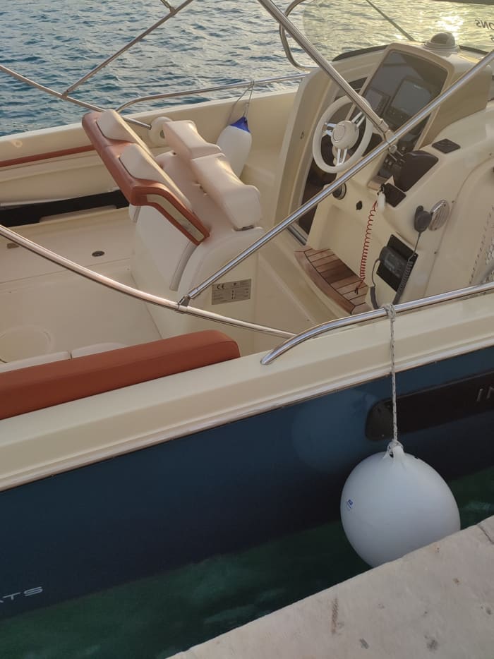 Enjoy the sun on a 9h boat trip in Makarska