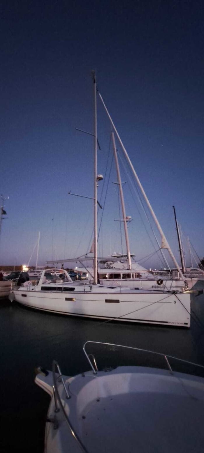 Setzen Sie Kurs auf Freude: Ein ganzer Tag authentisches Segeln in Pescara auf einem Segelboot