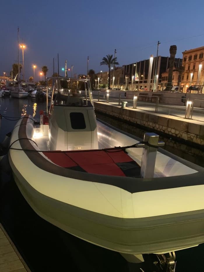4 Stunden Zeit, Porto Cervo mit dem Motorboot zu erkunden