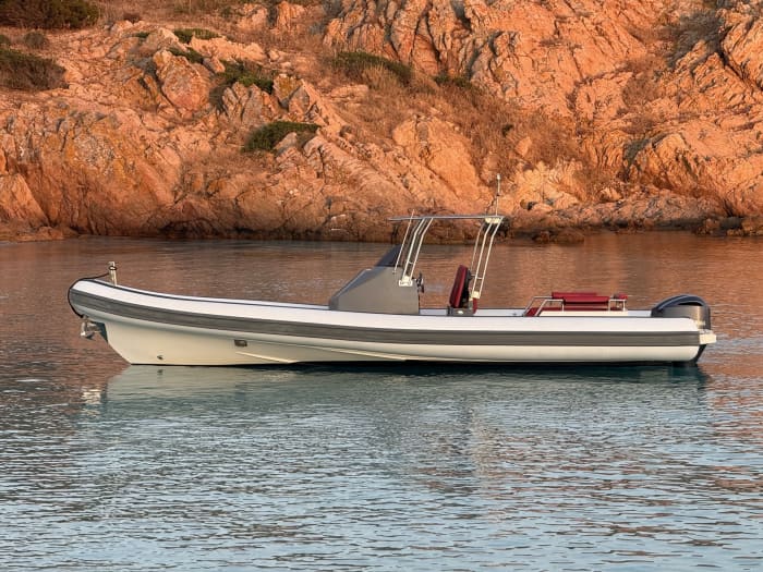 4 Stunden Zeit, Porto Cervo mit dem Motorboot zu erkunden