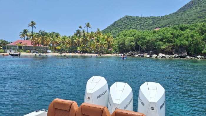 Um dia em Le Gosier, num barco a motor.