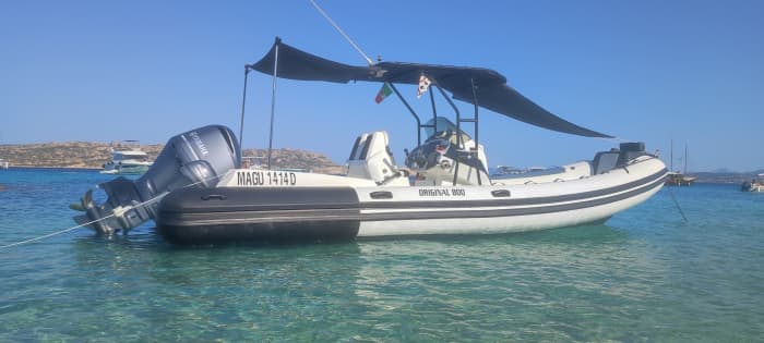Excursión de medio día en barco a motor en Palaos.