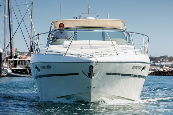 Private 8-stündige Tour in Cascais an Bord der Cranchi Mediterranee 41