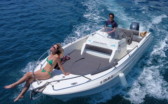 3h30 in Sant Feliu de Guíxols: Motorboot mieten und genießen