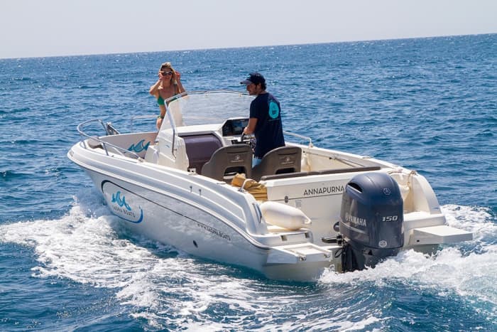 3h30 in Sant Feliu de Guíxols: Motorboot mieten und genießen