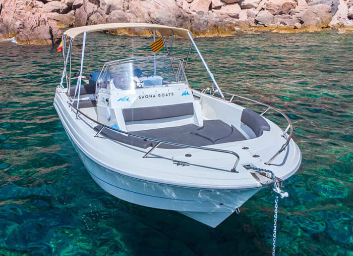 3h30 in Sant Feliu de Guíxols: Motorboot mieten und genießen