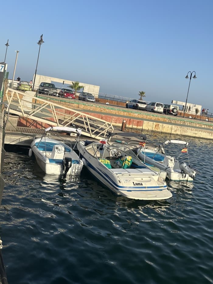 10:30 uur zon en turquoise water rond Adra
