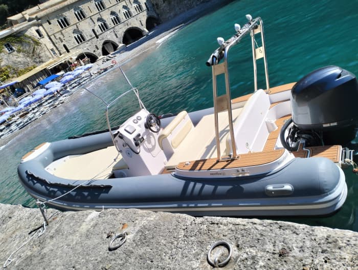 Ontdek Genua tijdens een dagtocht op een motorboot.