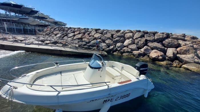 Verken Marseille vanaf het water: een hele dag op het water aan boord van een motorboot.