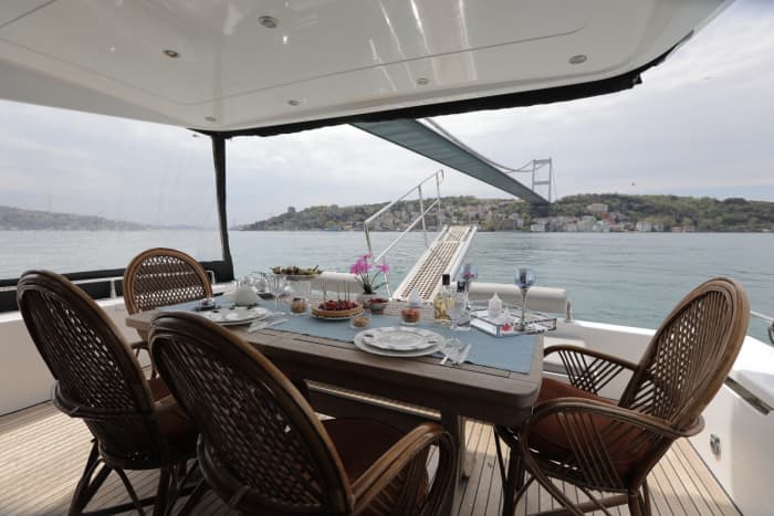 3h30 i Istanbul: Hyr en motorbåt och njut