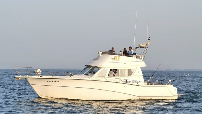 First-class Municipality of El Puerto de Santa María discovery: Enjoy a 4h experience on a motor yacht