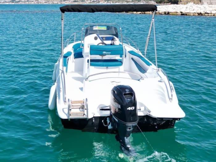 Your day in Castellammare del Golfo: rent a motorboat for 9 hours of discovery