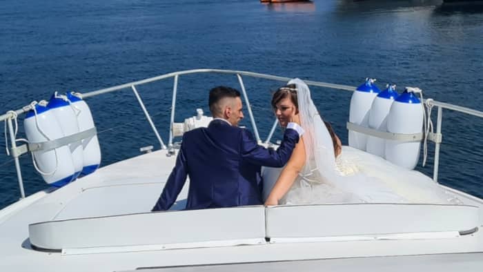 Discover Giardini Naxos on a motorboat for 8h