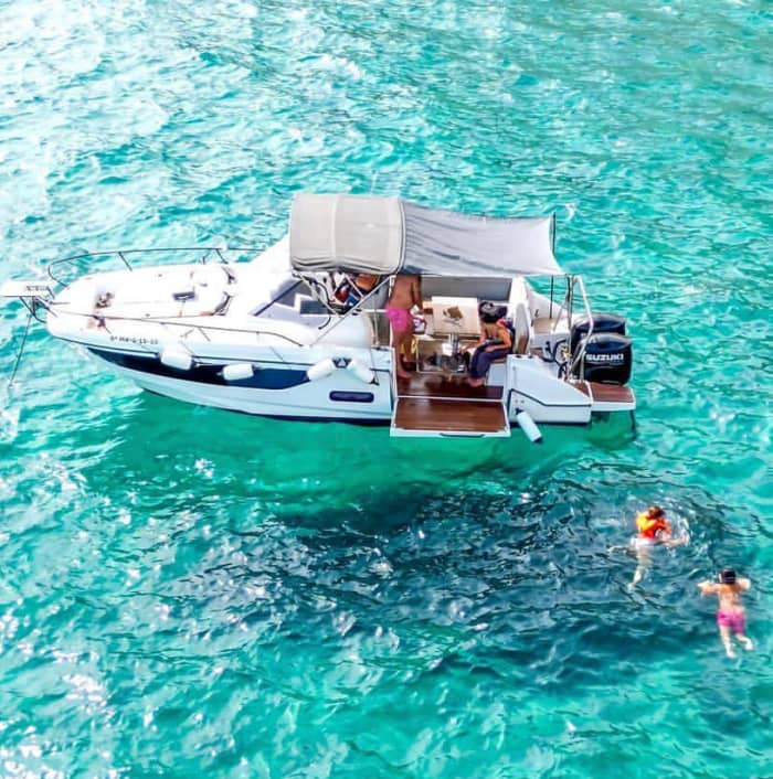 3 uur en 45 minuten in Carboneras: Huur een motorboot en geniet