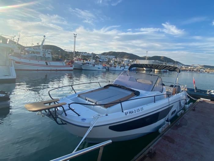 3 uur en 45 minuten in Carboneras: Huur een motorboot en geniet