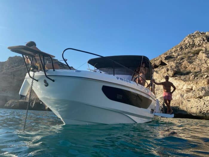 3 uur en 45 minuten in Carboneras: Huur een motorboot en geniet