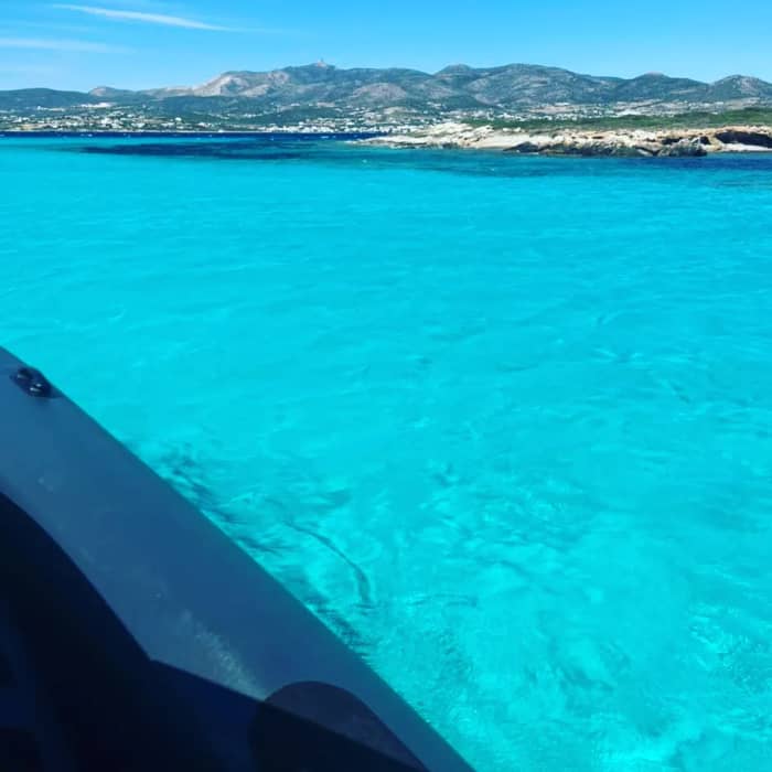 Halbtägige private Kreuzfahrt nach Antiparos und zur Blauen Lagune - Der Preis beinhaltet alle Kosten.