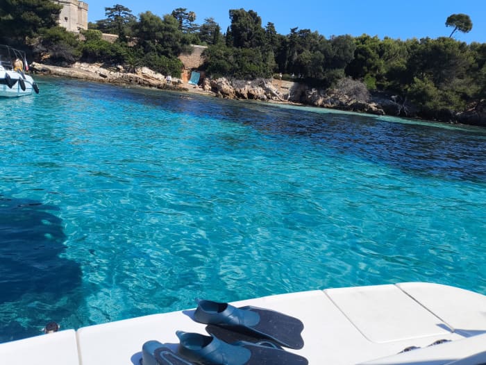 Experience the waves: a half-day getaway to Cannes aboard a motorboat