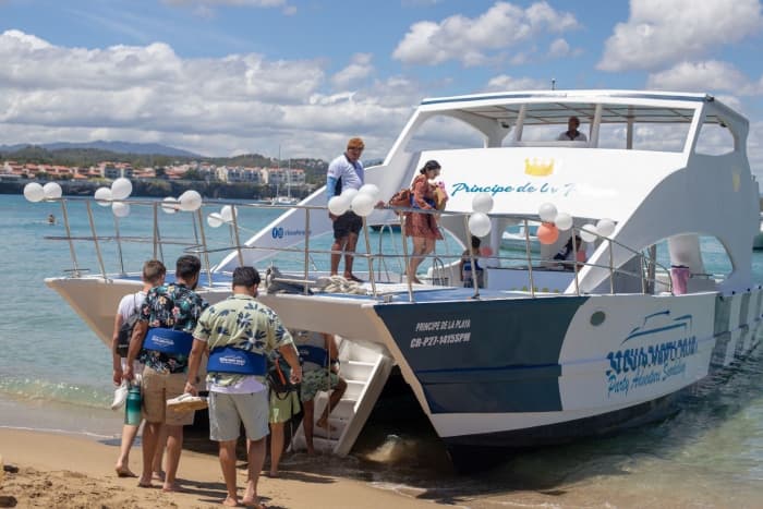 Half-day trip in Sosúa on a motorboat