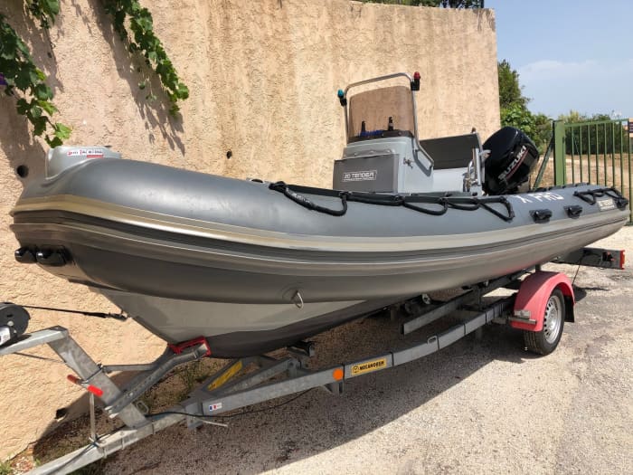Excursion en bateau à moteur d'une demi-journée à Hyères