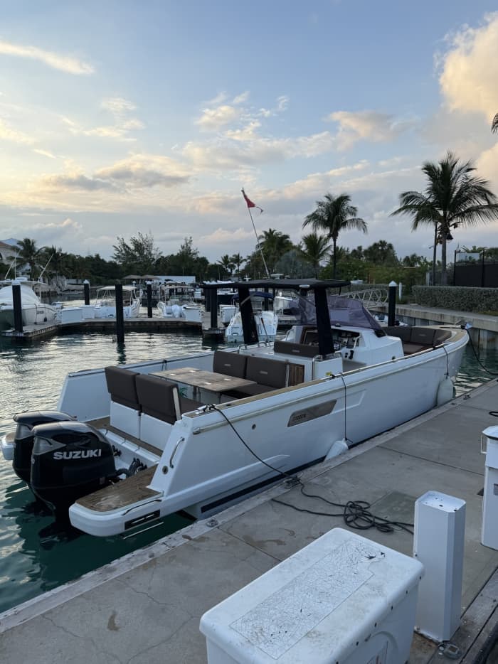 Exploration des Merveilles des Îles : Grace Bay, Iguana Island, Half Moon Bay et Plus