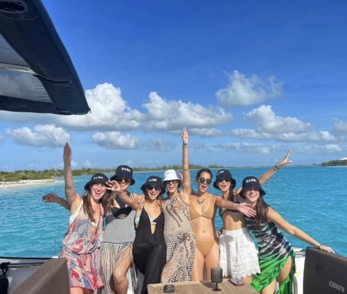 Exploration des Merveilles des Îles : Grace Bay, Iguana Island, Half Moon Bay et Plus