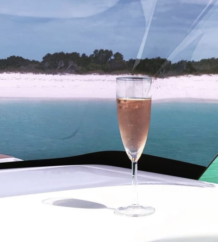 Exploration des Merveilles des Îles : Grace Bay, Iguana Island, Half Moon Bay et Plus