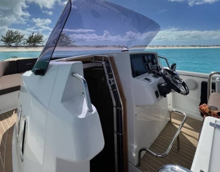 Exploration des Merveilles des Îles : Grace Bay, Iguana Island, Half Moon Bay et Plus