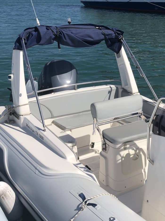 Une journée à Lefkada sur un bateau à moteur